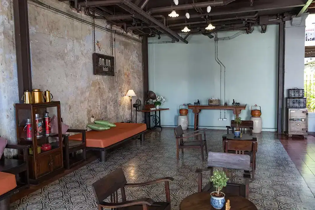 memory-on-on-hotel-lobby