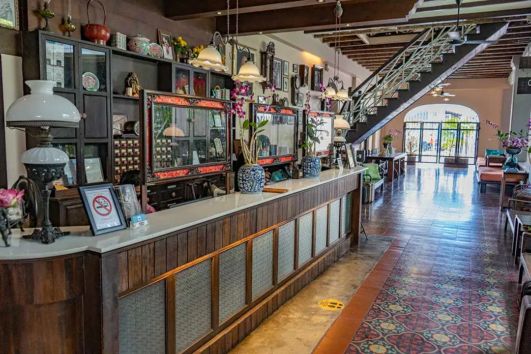 memory-on-on-hotel-reception